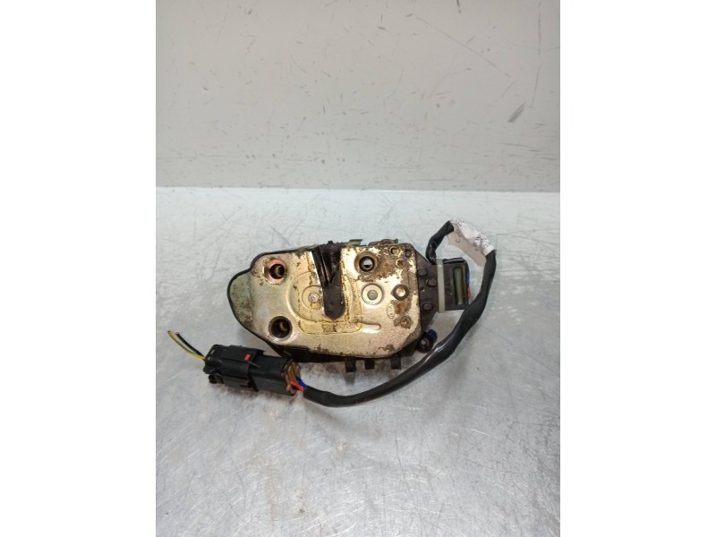 Recambio de motor cierre centralizado delantero izquierdo para kia shuma ii 1.6 ls berlina portón referencia OEM IAM   5P