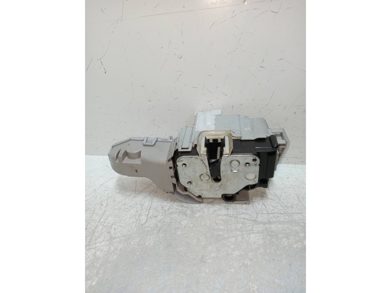 Recambio de motor cierre centralizado delantero izquierdo para lancia delta (181) 1.6 jtd 16v cat referencia OEM IAM 518785510  