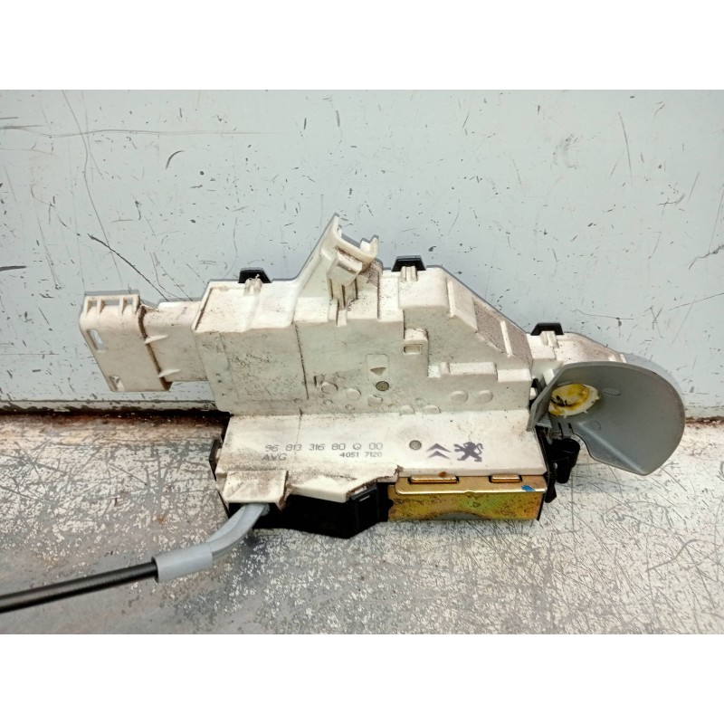 Recambio de motor cierre centralizado delantero izquierdo para citroen c4 berlina collection referencia OEM IAM 9681331680Q00 40