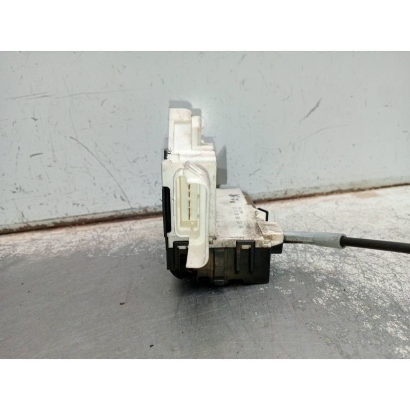 Recambio de motor cierre centralizado delantero izquierdo para citroen c4 berlina collection referencia OEM IAM 9681331680Q00 40