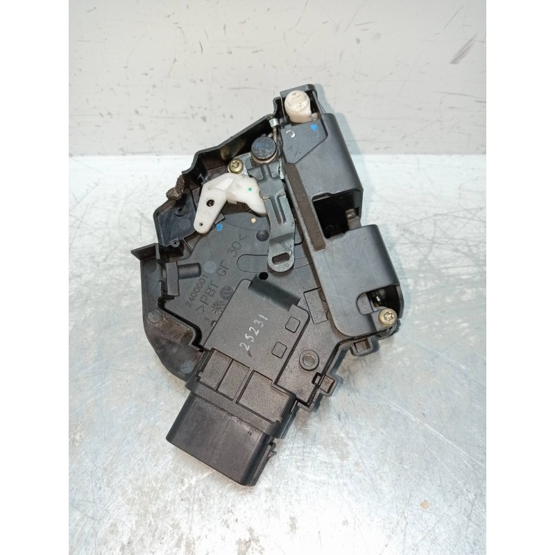 Recambio de motor cierre centralizado trasero derecho para mazda 3 berlina (bk) 1.6 cd diesel cat referencia OEM IAM 3N6AA26412B
