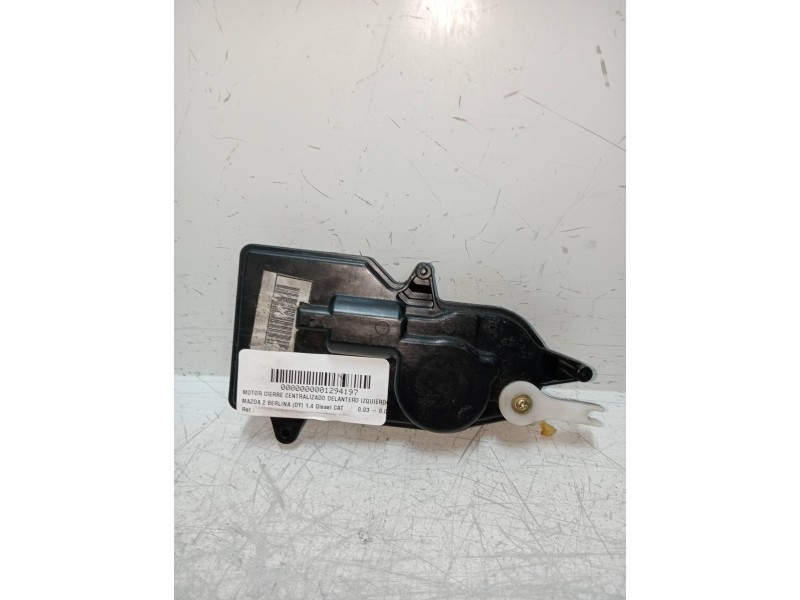 Recambio de motor cierre centralizado delantero izquierdo para mazda 2 berlina (dy) 1.4 diesel cat referencia OEM IAM  5P 5P