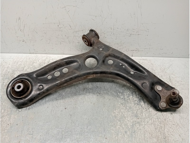 Recambio de brazo suspension inferior delantero derecho para audi a3 sedán(8vs) attraction referencia OEM IAM 5Q0407152J  