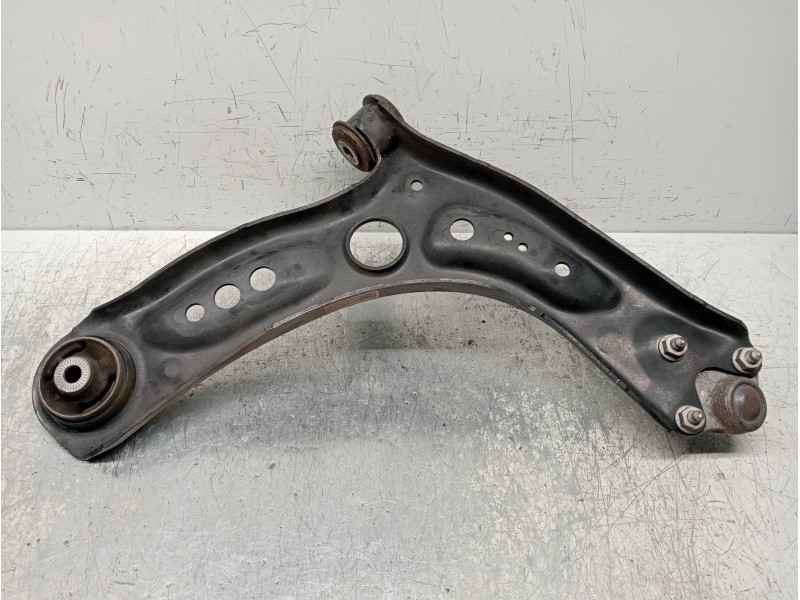 Recambio de brazo suspension inferior delantero izquierdo para audi a3 sedán(8vs) attraction referencia OEM IAM 5Q0407151J  