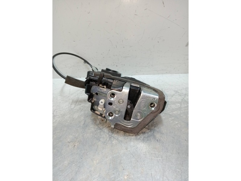 Recambio de motor cierre centralizado trasero derecho para lexus ct 200h referencia OEM IAM A046693  5P