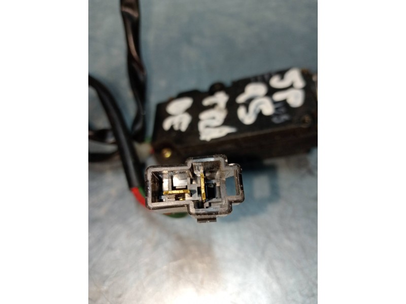 Recambio de motor cierre centralizado delantero derecho para mazda 323 berlina c/f/s (ba) referencia OEM IAM   5P Recambio de motor cierre centralizado delantero derecho para mazda 323 berlina c/f/s (ba) referencia OEM IAM   5P