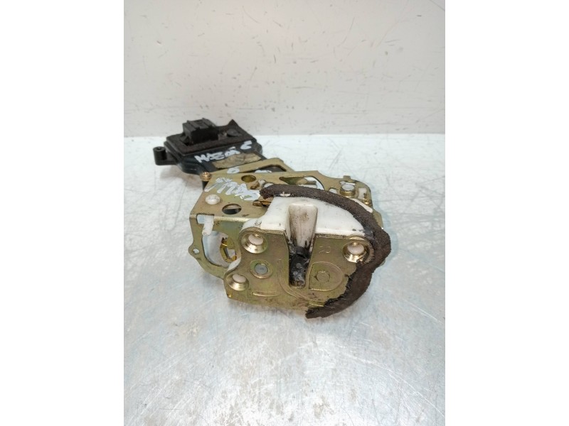 Recambio de motor cierre centralizado trasero derecho para mazda 6 berlina (gg) referencia OEM IAM   4P