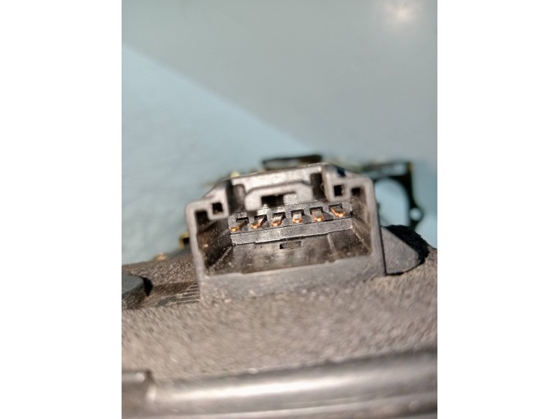 Recambio de motor cierre centralizado trasero derecho para mazda 6 berlina (gg) referencia OEM IAM   4P