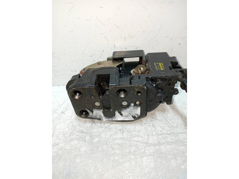 Recambio de motor cierre centralizado delantero izquierdo para mazda 626 berlina (ge) 2.5 v6 24v cat referencia OEM IAM 15280070