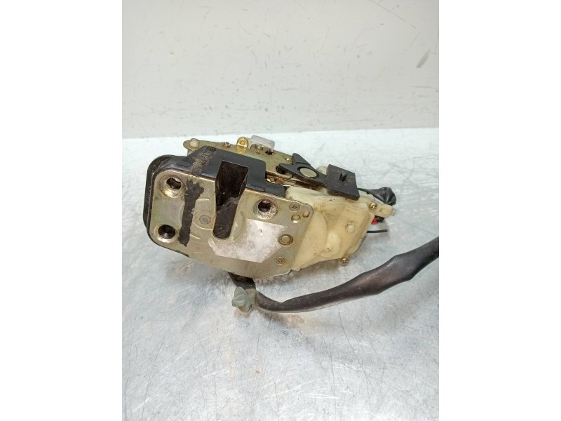 Recambio de motor cierre centralizado trasero izquierdo para mazda 626 berlina (gf) 2.0 turbodiesel cat referencia OEM IAM   4P