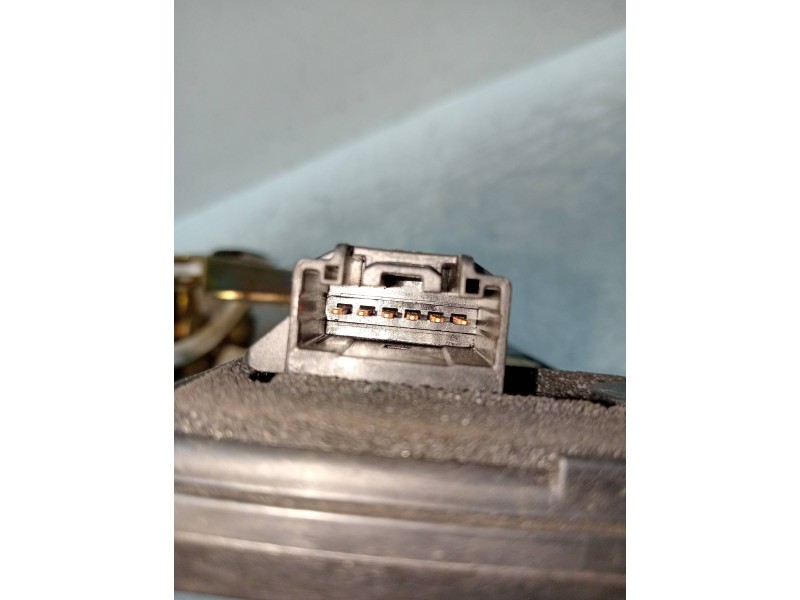 Recambio de motor cierre centralizado trasero izquierdo para mazda 6 berlina (gg) 2.0 diesel cat referencia OEM IAM   