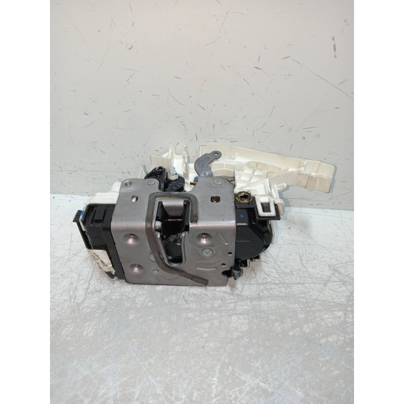 Recambio de motor cierre centralizado trasero izquierdo para mercedes clase cla (w117) referencia OEM IAM A0997305500  5P