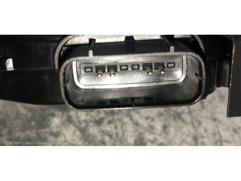 Recambio de motor cierre centralizado delantero derecho para kia rio (yb) 1.2 cat referencia OEM IAM 81320H8050  