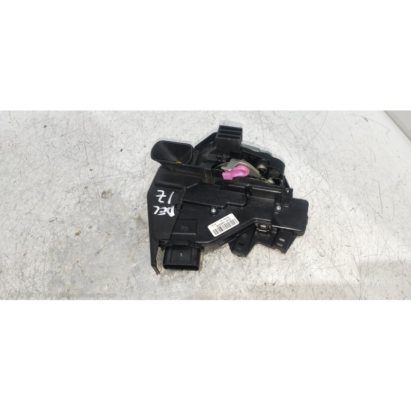 Recambio de motor cierre centralizado delantero izquierdo para kia rio (yb) 1.2 cat referencia OEM IAM 81310H8040  