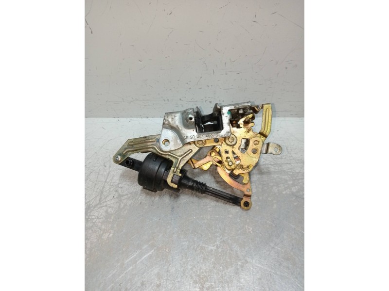 Recambio de motor cierre centralizado trasero izquierdo para mercedes clase c (w202) berlina 2.5 diesel cat referencia OEM IAM 2