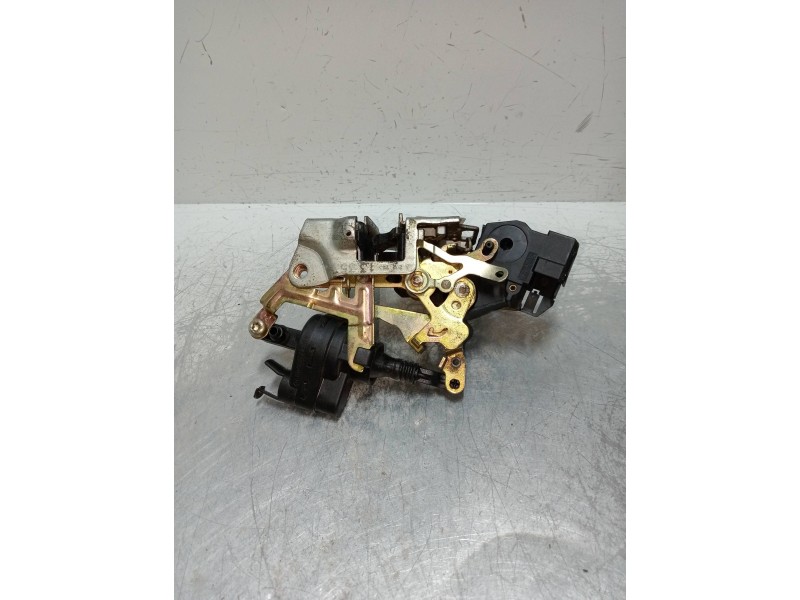 Recambio de motor cierre centralizado delantero izquierdo para mercedes clase c (w202) berlina referencia OEM IAM A2027201335  4