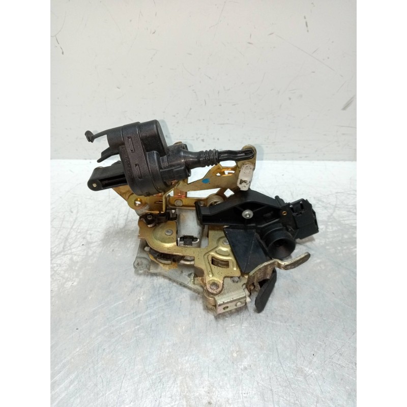 Recambio de motor cierre centralizado delantero izquierdo para mercedes clase c (w202) berlina referencia OEM IAM A2027201335  4