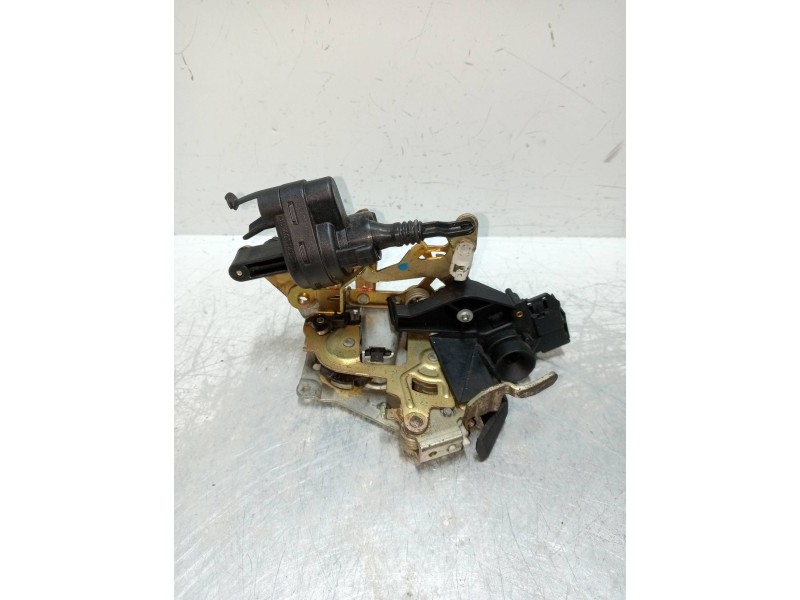 Recambio de motor cierre centralizado delantero izquierdo para mercedes clase c (w202) berlina referencia OEM IAM A2027201335  4