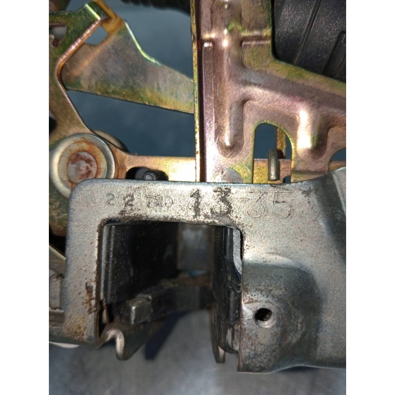 Recambio de motor cierre centralizado delantero izquierdo para mercedes clase c (w202) berlina referencia OEM IAM A2027201335  4