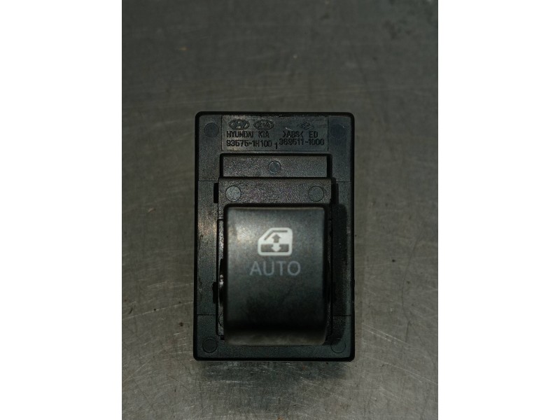 Recambio de mando elevalunas delantero derecho para kia cee´d emotion referencia OEM IAM 935751H100 3695111000 5P