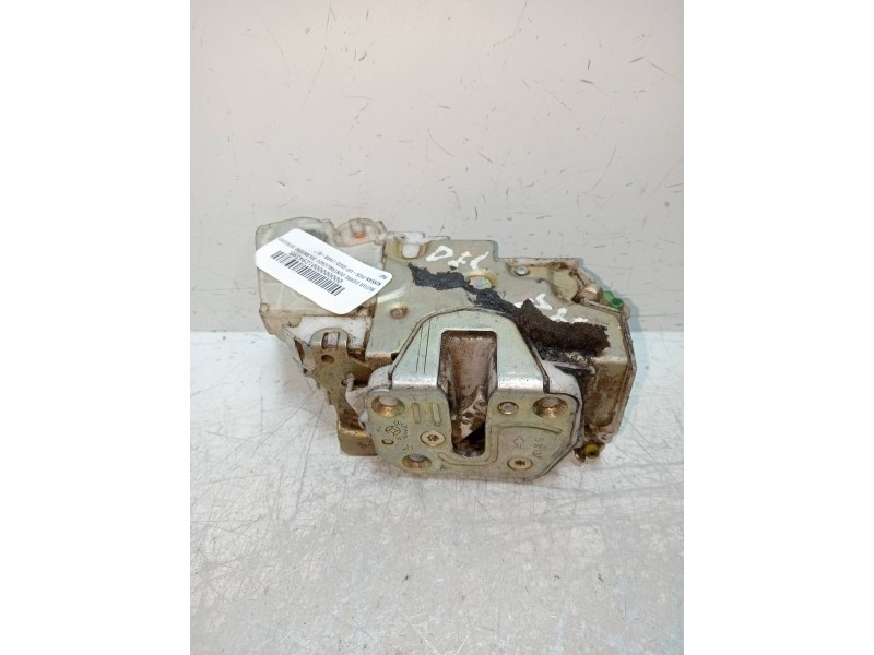 Recambio de motor cierre centralizado delantero derecho para nissan pick-up (d22) referencia OEM IAM    Recambio de motor cierre centralizado delantero derecho para nissan pick-up (d22) referencia OEM IAM