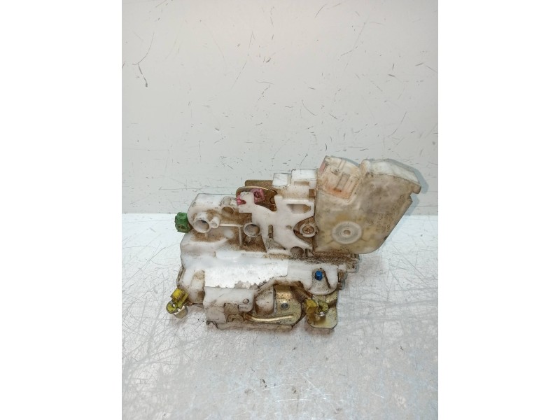 Recambio de motor cierre centralizado delantero derecho para nissan pick-up (d22) referencia OEM IAM    Recambio de motor cierre centralizado delantero derecho para nissan pick-up (d22) referencia OEM IAM