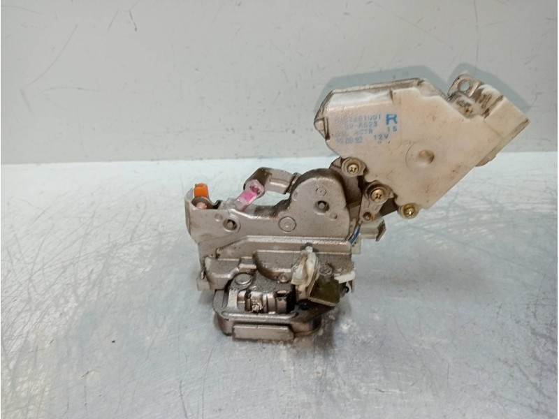 Recambio de motor cierre centralizado trasero derecho para nissan almera (n15) gx referencia OEM IAM 8255261U01  