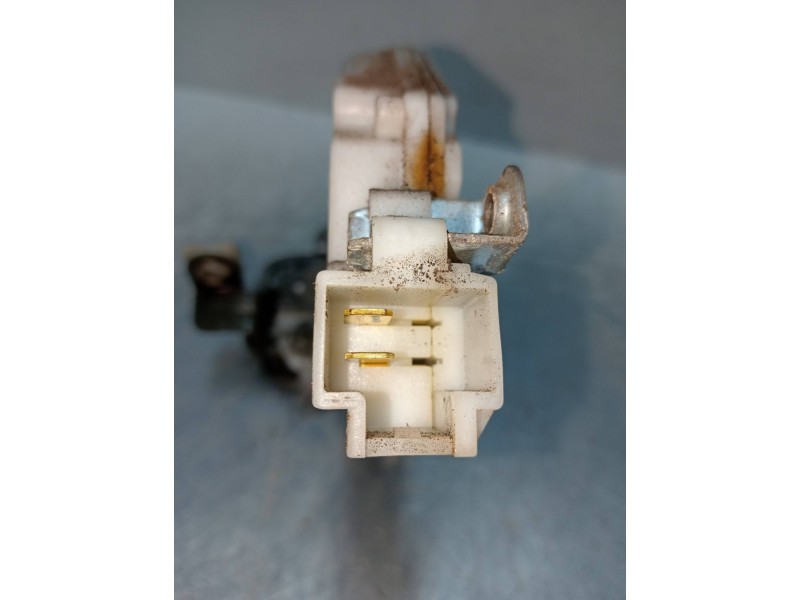 Recambio de motor cierre centralizado trasero derecho para nissan almera (n15) gx referencia OEM IAM 8255261U01  