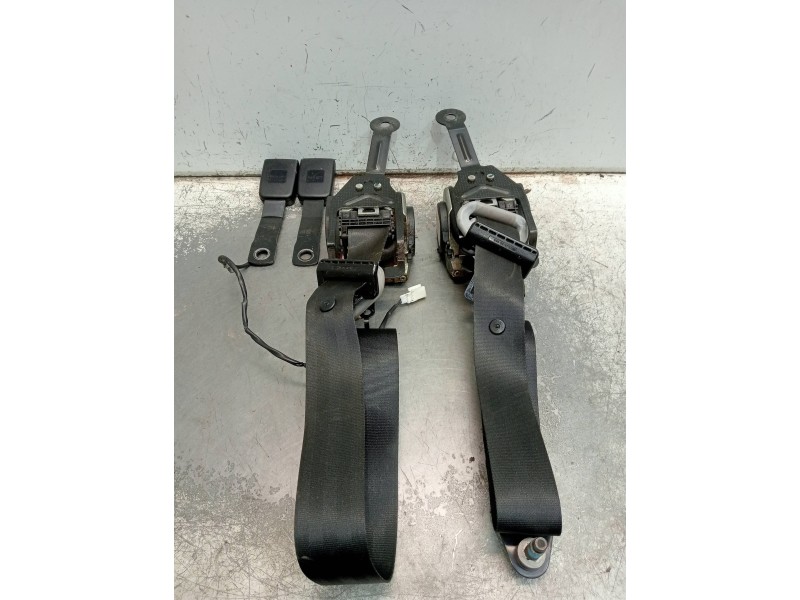 Recambio de juego cinturones delantero para nissan primera berlina (p12) acenta referencia OEM IAM   