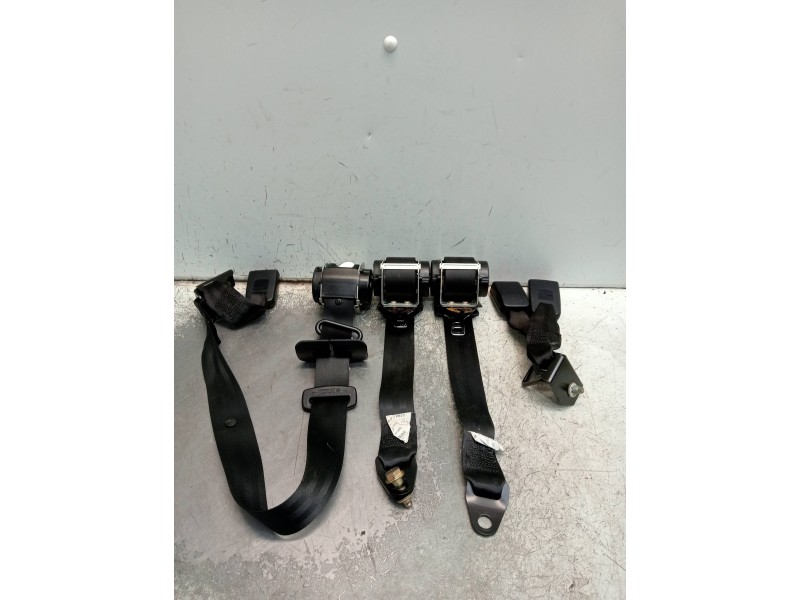 Recambio de juego cinturones trasero para nissan primera berlina (p12) acenta referencia OEM IAM   