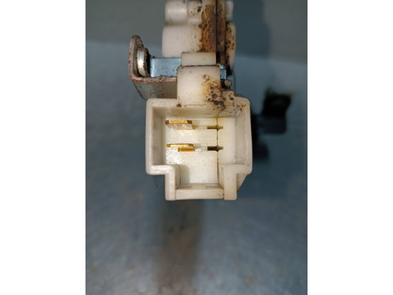 Recambio de motor cierre centralizado trasero izquierdo para nissan almera (n15) gx referencia OEM IAM 8255361U01  4P