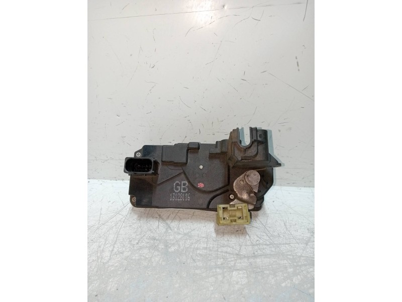 Recambio de motor cierre centralizado trasero derecho para opel astra h berlina cosmo referencia OEM IAM 13128116  5P