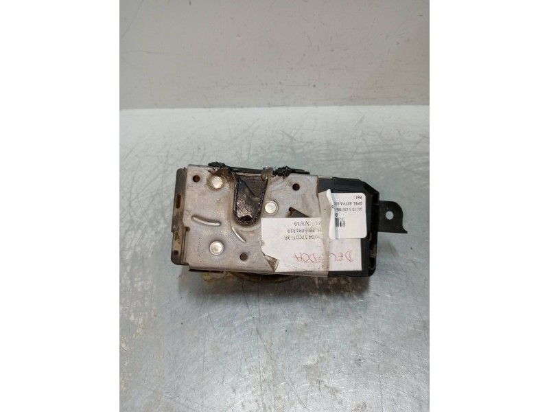 Recambio de motor cierre centralizado delantero derecho para opel astra gtc cosmo referencia OEM IAM 13210749 3P 3P