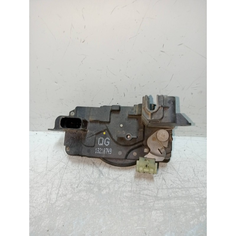 Recambio de motor cierre centralizado delantero derecho para opel astra gtc cosmo referencia OEM IAM 13210749 3P 3P