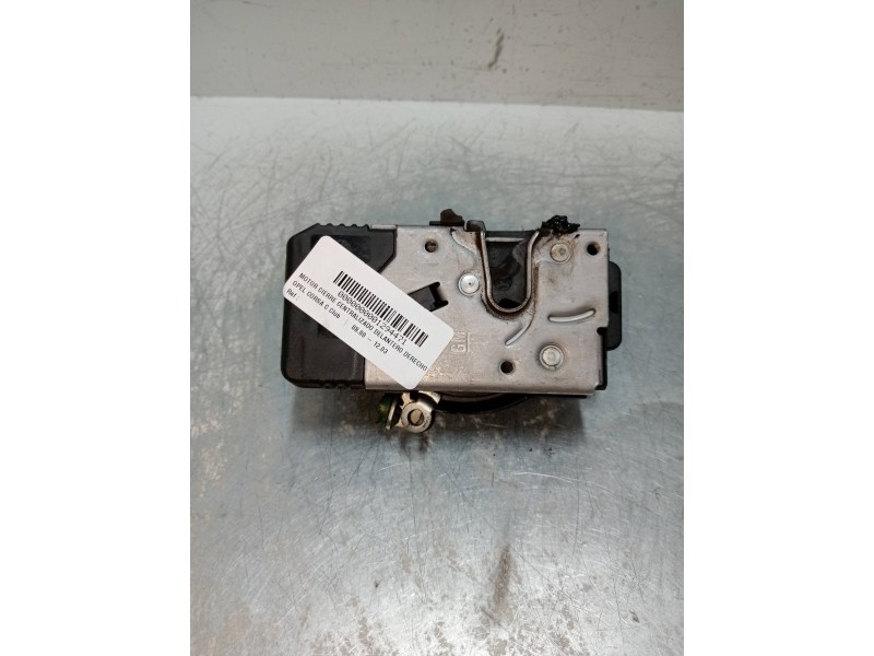 Recambio de motor cierre centralizado delantero derecho para opel corsa c club referencia OEM IAM 24434884  3P