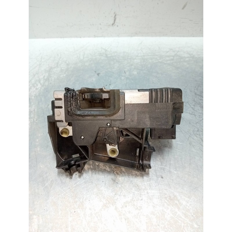 Recambio de motor cierre centralizado delantero derecho para opel corsa c club referencia OEM IAM 24434884  3P