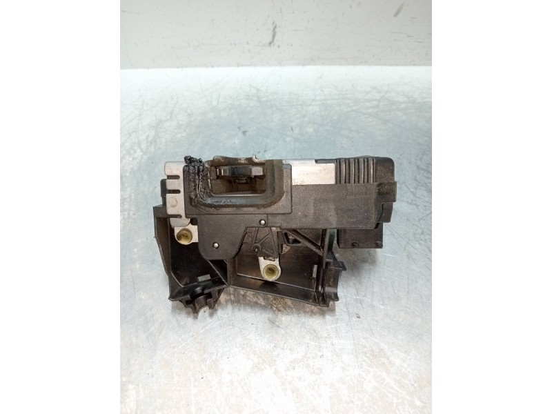 Recambio de motor cierre centralizado delantero derecho para opel corsa c club referencia OEM IAM 24434884  3P