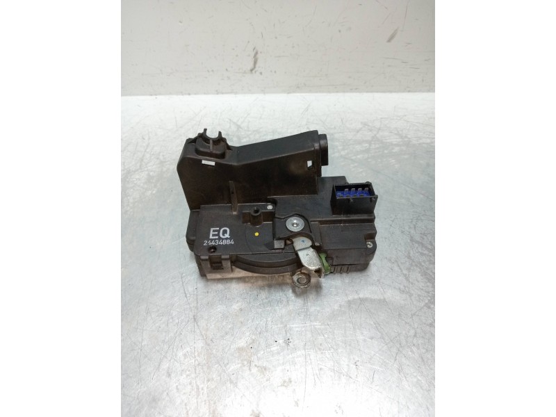 Recambio de motor cierre centralizado delantero derecho para opel corsa c club referencia OEM IAM 24434884  3P
