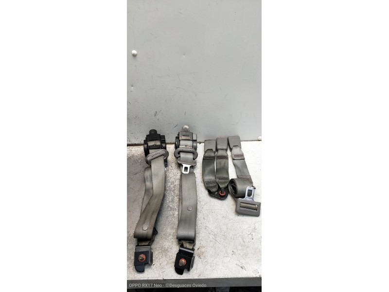 Recambio de juego cinturones trasero para kia carnival ii 2.9 cdri ex referencia OEM IAM   