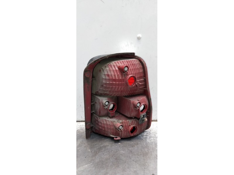 Recambio de piloto trasero izquierdo para kia carnival ii 2.9 cdri ex referencia OEM IAM   