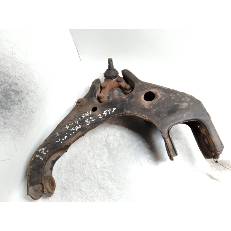 Recambio de brazo suspension inferior delantero izquierdo para mitsubishi montero (l040) 2500 td (2-ptas.) referencia OEM IAM   