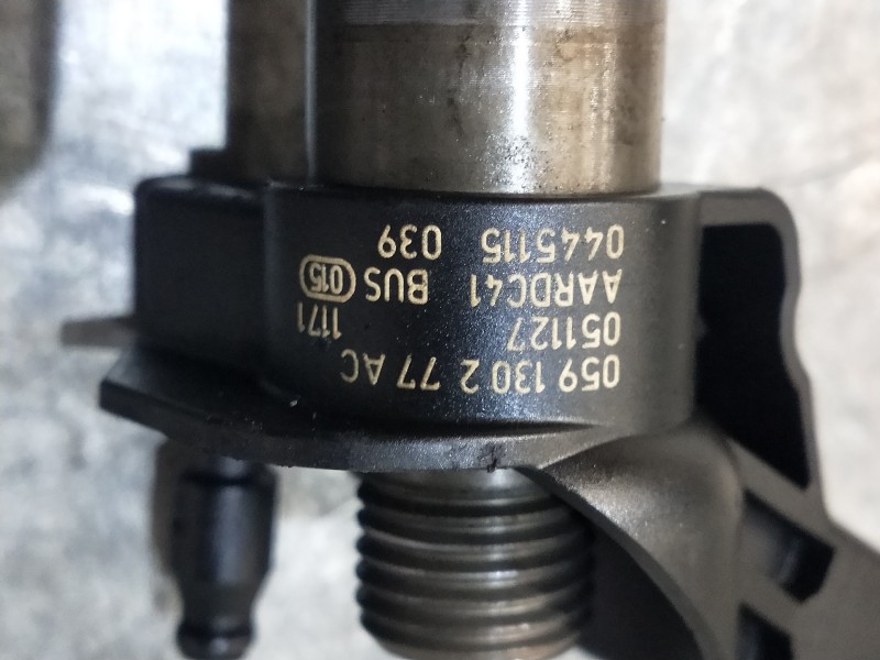 Recambio de inyector para audi a6 berlina (4f2) 2.7 tdi quattro (132kw) referencia OEM IAM 0445115039 059130277AC BOSCH