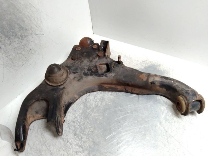 Recambio de brazo suspension inferior delantero izquierdo para mitsubishi montero (l040) 2500 td (2-ptas.) referencia OEM IAM   