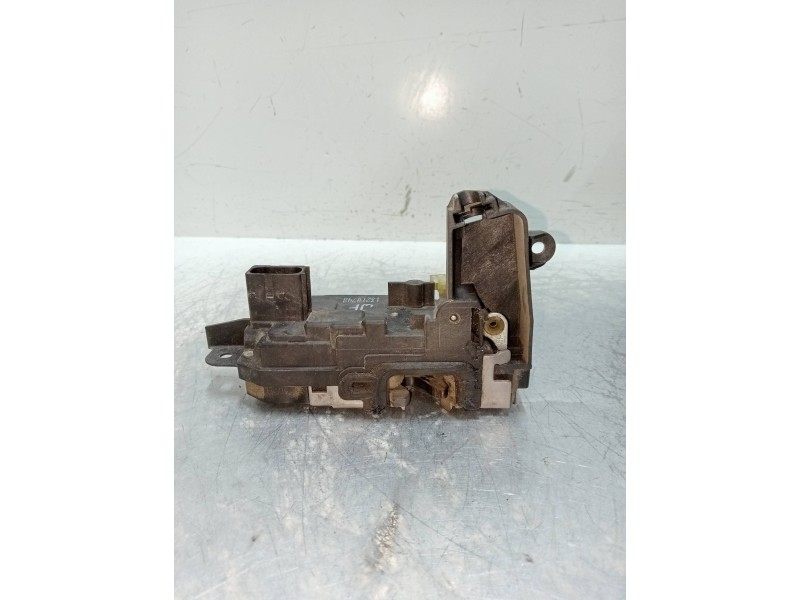 Recambio de motor cierre centralizado delantero izquierdo para opel astra gtc cosmo referencia OEM IAM 13210748 3P 3P