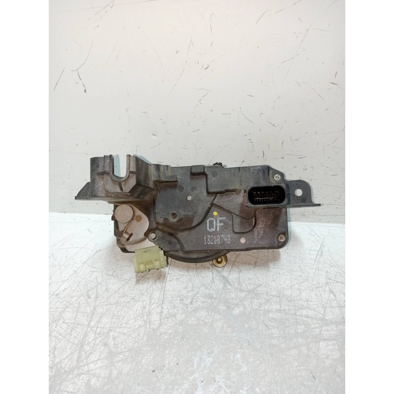 Recambio de motor cierre centralizado delantero izquierdo para opel astra gtc cosmo referencia OEM IAM 13210748 3P 3P