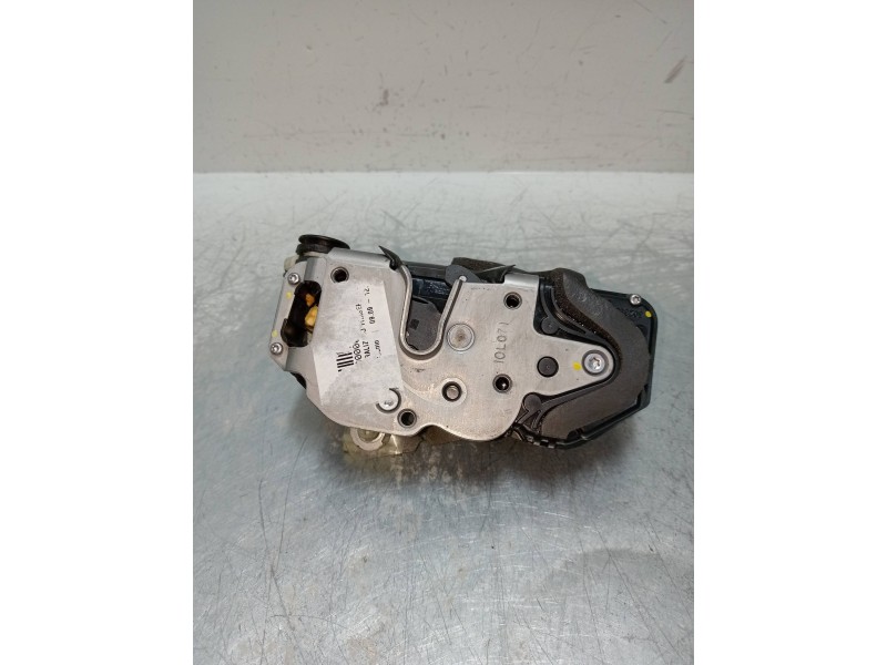 Recambio de motor cierre centralizado trasero derecho para opel astra j lim. cosmo referencia OEM IAM 13578025  5P