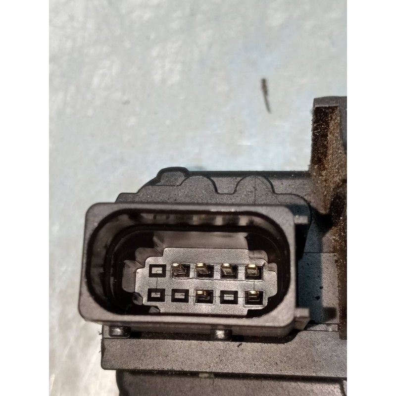 Recambio de motor cierre centralizado trasero derecho para opel astra j lim. cosmo referencia OEM IAM 13578025  5P