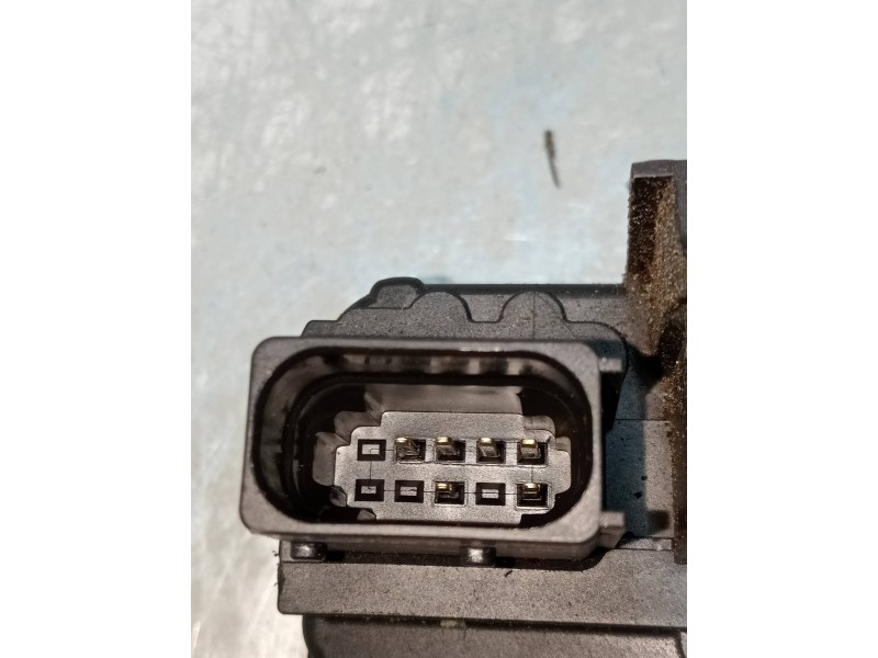 Recambio de motor cierre centralizado trasero derecho para opel astra j lim. cosmo referencia OEM IAM 13578025  5P