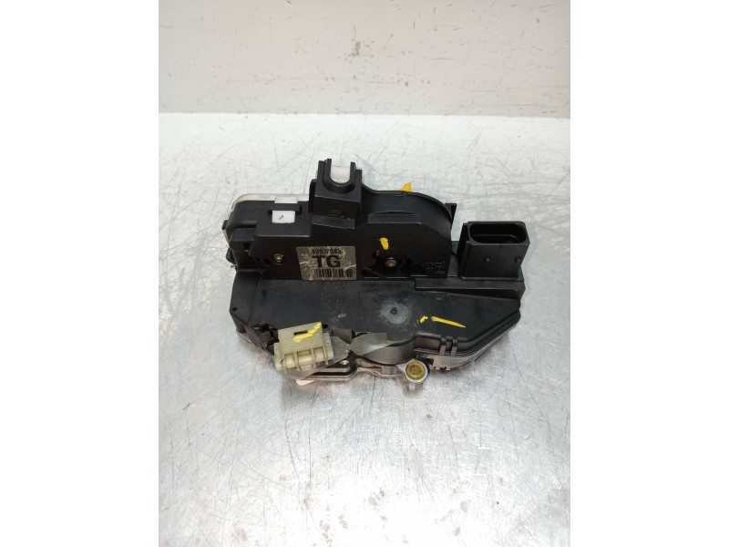Recambio de motor cierre centralizado delantero izquierdo para opel astra j lim. cosmo referencia OEM IAM 13577983 5P 5P