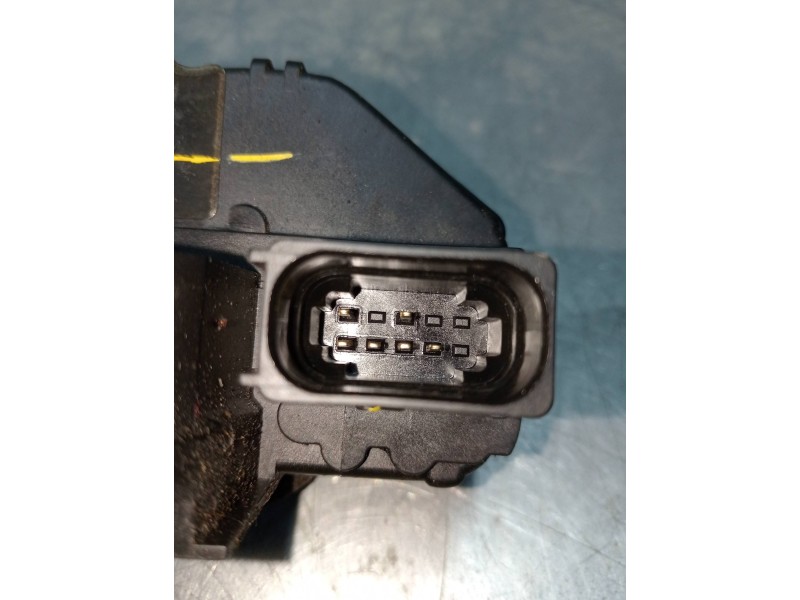 Recambio de motor cierre centralizado delantero derecho para opel astra j lim. cosmo referencia OEM IAM  5P 